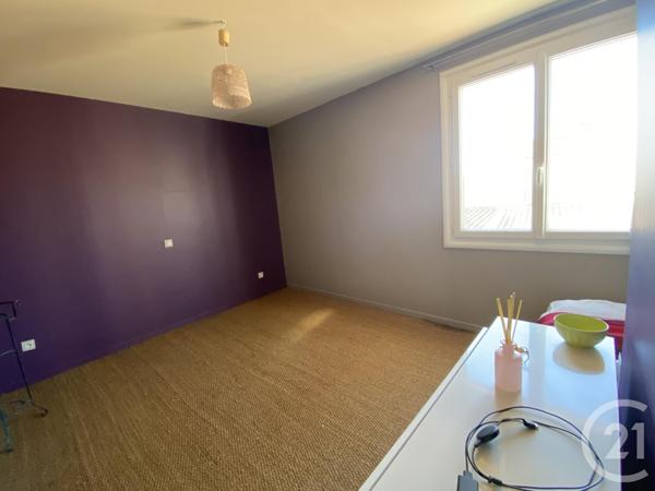 Immeuble à vendre  300 m 2   MARANS  - 17