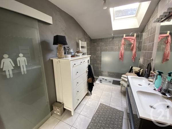 Immeuble à vendre  300 m 2   MARANS  - 17