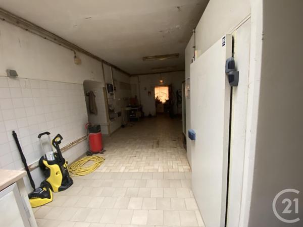 Immeuble à vendre  300 m 2   MARANS  - 17