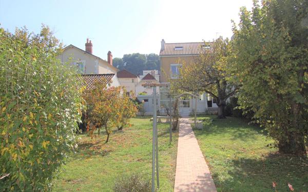 Maison à vendre    6 pièces • 160 m2 Périgueux