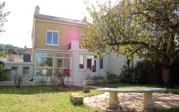 Maison à vendre    6 pièces • 160 m2 Périgueux