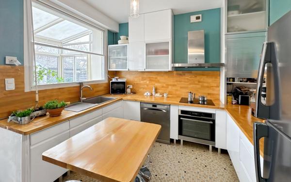 Maison à vendre    6 pièces • 160 m2 Périgueux