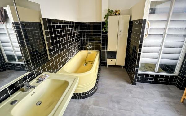 Maison à vendre    6 pièces • 160 m2 Périgueux