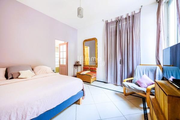 Limitrophe 12ème 4ème / Maison / Extérieur