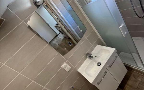 Appartement à louer    1 pièce •  Domazan