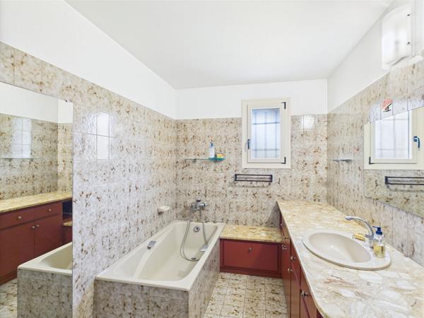 MAISON ATYPIQUE CLIMATISEE DE 203M² SUR PARCELLE DE 870M² SITUEE A LIVRON SUR DRÔME 26250