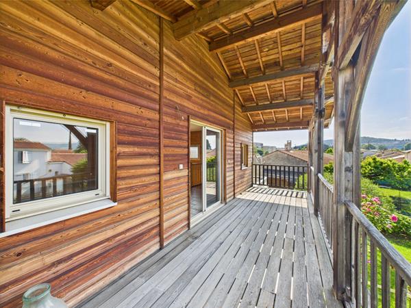 MAISON ATYPIQUE CLIMATISEE DE 203M² SUR PARCELLE DE 870M² SITUEE A LIVRON SUR DRÔME 26250