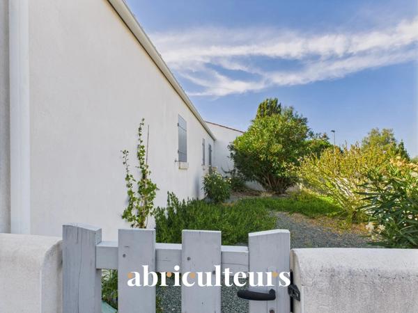 Maison charmante de 71m2 dans hameau paisible en vente à Le Grand-Village-Plage (17370)