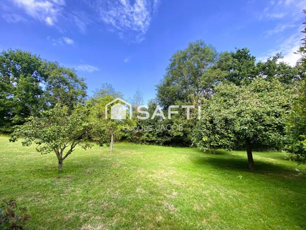 Maison d'architecte avec 5 chambres, grand jardin et sous-complet