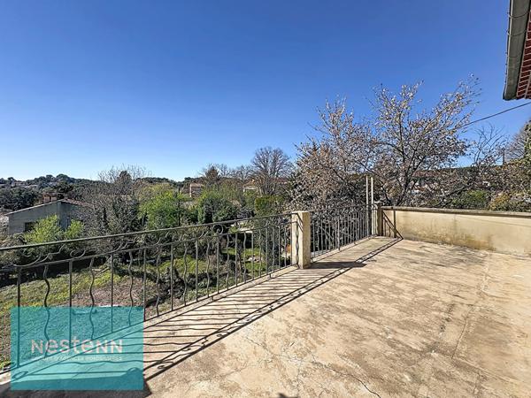 Maison Barjols composée de deux appartements type 3 avec terrasses, grand garage de 180 m² et hangar d'environ 200 m²