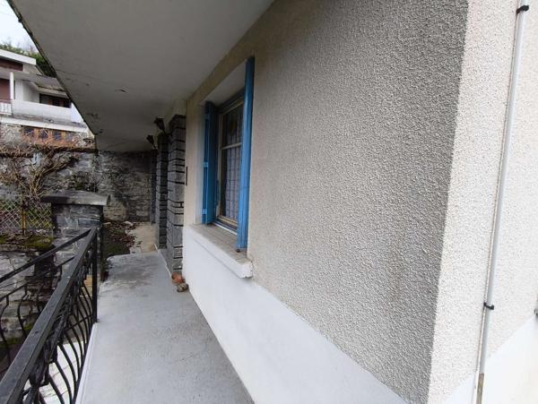 Maison composée d’un T3,T2,T1, garage et jardin