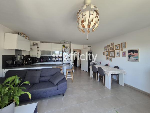 Appartement
         3 pièces
        - 65 m² 336 000 € *