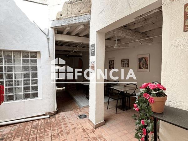 Location Local commercial 8 pièces 100 m² - 1 RUE REATTU Arles 13200