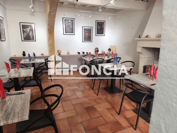 Location Local commercial 8 pièces 100 m² - 1 RUE REATTU Arles 13200