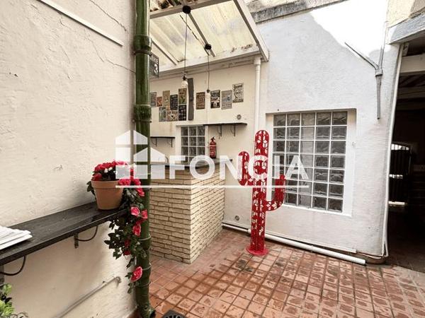 Location Local commercial 8 pièces 100 m² - 1 RUE REATTU Arles 13200