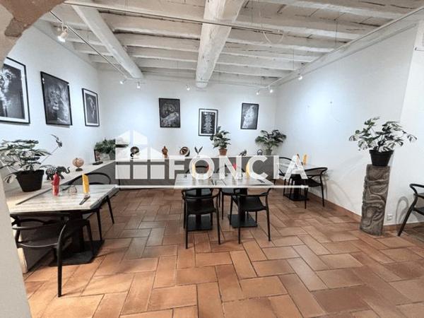 Location Local commercial 8 pièces 100 m² - 1 RUE REATTU Arles 13200