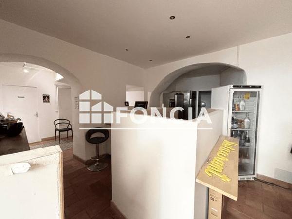 Location Local commercial 8 pièces 100 m² - 1 RUE REATTU Arles 13200