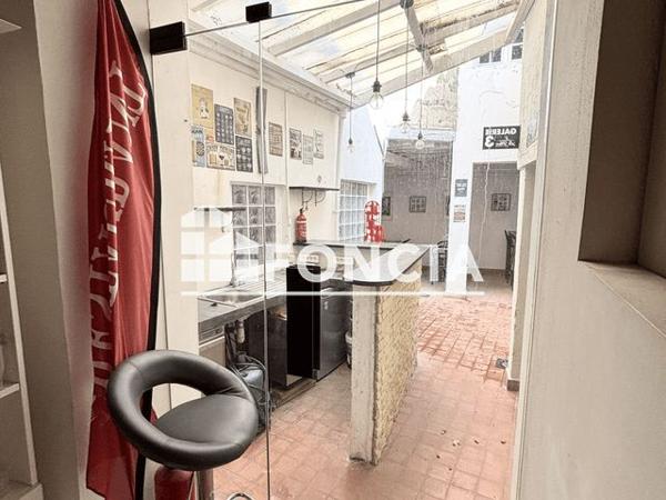 Location Local commercial 8 pièces 100 m² - 1 RUE REATTU Arles 13200