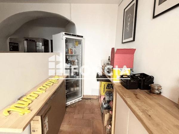 Location Local commercial 8 pièces 100 m² - 1 RUE REATTU Arles 13200