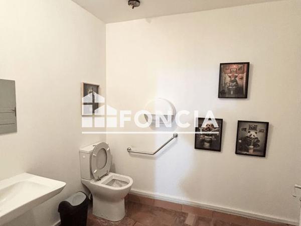 Location Local commercial 8 pièces 100 m² - 1 RUE REATTU Arles 13200