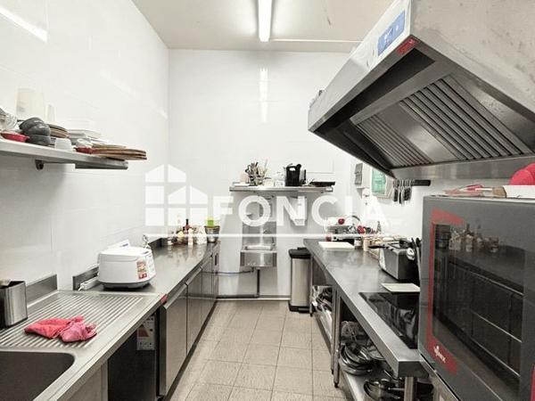 Location Local commercial 8 pièces 100 m² - 1 RUE REATTU Arles 13200