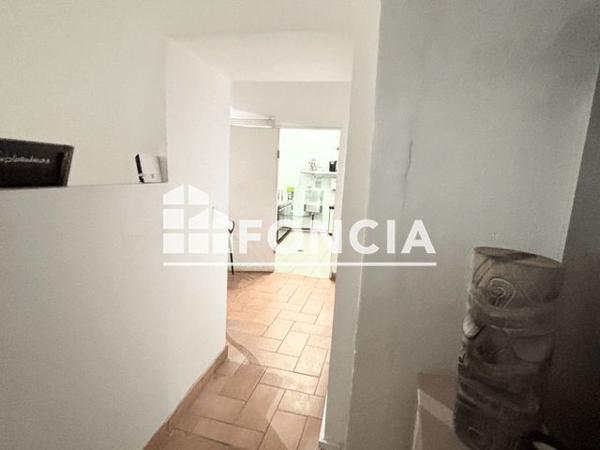 Location Local commercial 8 pièces 100 m² - 1 RUE REATTU Arles 13200