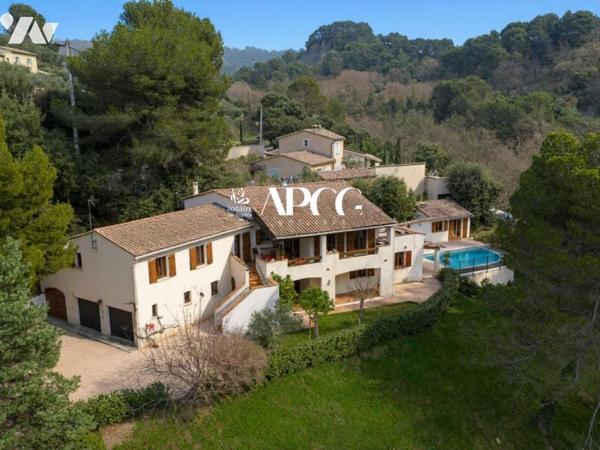 PIEGON – VILLA AVEC PISCINE GARAGE ET DEPENDANCES