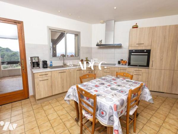 PIEGON – VILLA AVEC PISCINE GARAGE ET DEPENDANCES