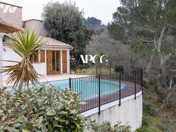 PIEGON – VILLA AVEC PISCINE GARAGE ET DEPENDANCES