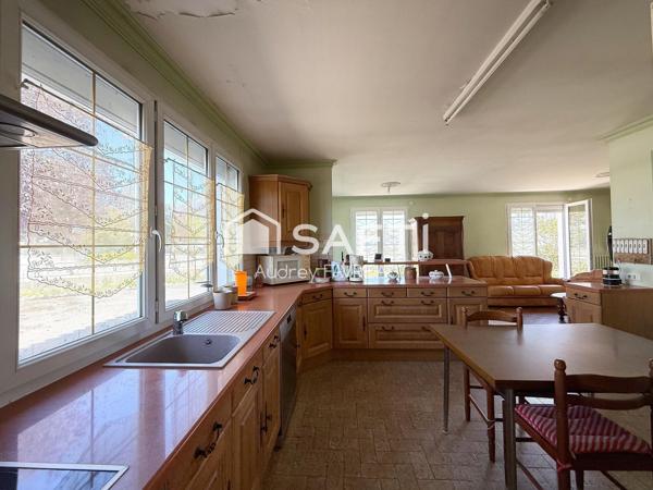 Maison PP, 118m2, 3 ch, 2261m2 terrain, 4 garages