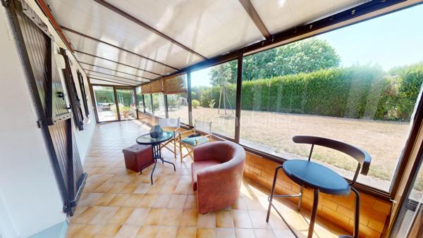 Lucas LECLAND vous propose : Situé à Villemandeur, dans un quartier pavillonnaire calme proche des commodités et de la gare de Montargis. Un pavillon de 100 m2 dont 80m2 de surface habitables des années 1977 composé : d'une entrée, un salon/séjour donnant accès à une véranda, une cuisine ouverte donnant accès à une seconde véranda. Le couloir dessert quant à lui, un WC, une salle d'eau, 3 chambres. 
Un garage attenant, accessible depuis le salon est également présent. 
Côté extérieur : Dépendance, puit. 
Maison lumineuse et fonctionnelle.

Les +++ : 
Double vitrage PVC récent
Tout à l'égout
Calme, proche commodité.
