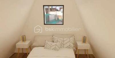 Plusieurs appartements T2 entièrement rénovés à neuf disponibles dans la commune de Fougères !!! à moins de 100 000€
À deux pas du Forum, sur les abords de la ville, je vous propose cette opportunité rare sur le marché que ce soit pour une résidence principale, un premier achat ou un investissement locatif à fort potentiel.

Une solution clé en main !
- A moins de 100 000€ acte en main
- Forte rentabilité locative
- Optimisation Fiscale et possibilité de défiscalisation selon votre situation
- Meublés ou non 
- Travaux couverts par une garantie décennale
- Partenaire de confiance et suivi chantier de A à Z

Le projet fait parti d'un programme global de rénovation complète de l'immeuble (9 lots), suivi par des professionnels reconnus pour leur savoir-faire et leur rigueur. 
Le modèle : Un appartement de type T2 comprenant une pièce de vie avec cuisine ouverte, une chambre, une salle d'eau et un WC.
Livraison prévisionnelle : 15 mois
DPE visé : minimum D
Surface des appartements de 23,5 à 33 m2

Cette opportunité est conditionnée à la réalisation des travaux par une entreprise partenaire historique, tous corps d'état et cette organisation garantit une parfaite cohérence du projet, un suivi de chantier maîtrisé et une livraison simultanée de l'ensemble des logements.
Les devis travaux sont déjà établi et fixe et n'attendent plus que vous ! 

Déjà 5 lots de vendus !!! plus que 4

En option : T2 meublé (Mobilier, électroménager, décoration...)

Vidéo d'une réalisation type pour illustrer le projet !
Contactez moi pour plus d'informations !!