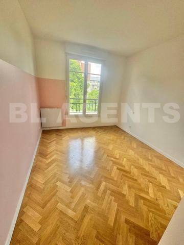 Montigny Village, Très beau T4 avec balcon et 2 box au calme