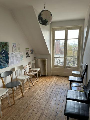 BUREAU Auxerre , une piece 31 m2 Rond point de paris