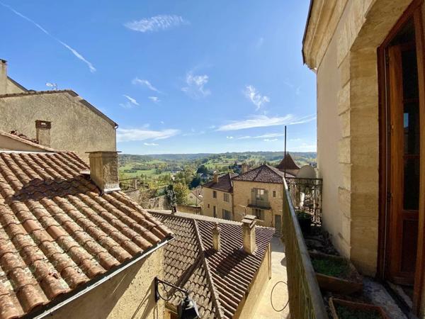 Maison de caractère au cœur du charmant village de Belvès