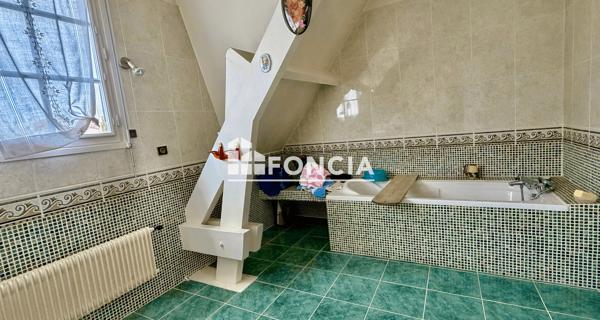 À vendre Maison 6 pièces 184 m² - Le Plessis-robinson 92350