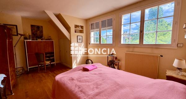 À vendre Maison 6 pièces 184 m² - Le Plessis-robinson 92350