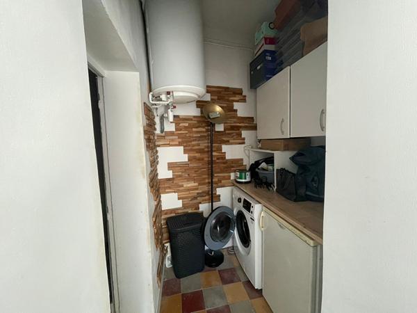 EXCLUSIVITÉ AVIGNON QUARTIER BONAVENTURE - A VENDRE - Actuellement loué - APPARTEMENT AVEC COUR ET PARKING