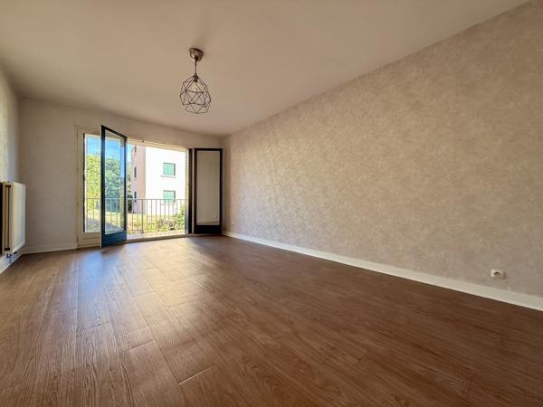TARARE - T3 AVEC BALCON & GARAGE