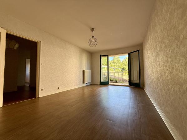 TARARE - T3 AVEC BALCON & GARAGE