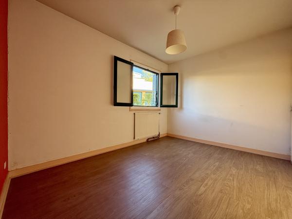 TARARE - T3 AVEC BALCON & GARAGE
