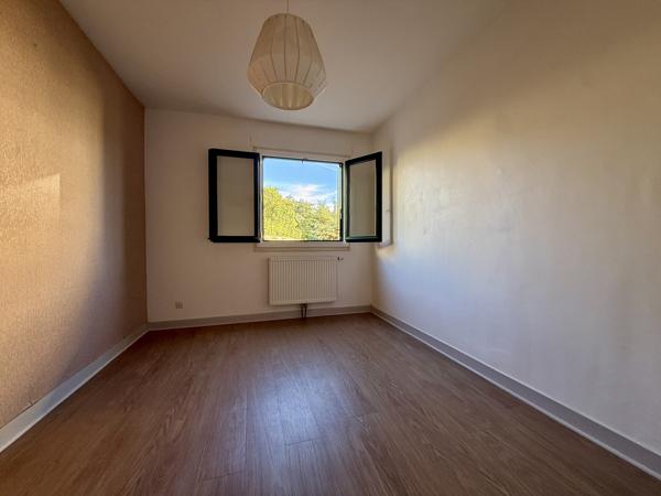 TARARE - T3 AVEC BALCON & GARAGE
