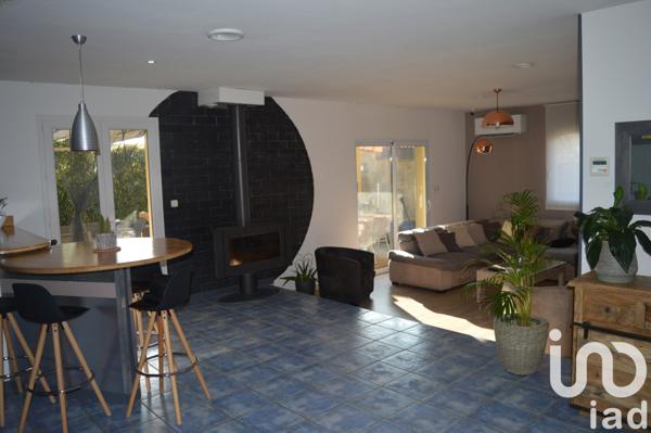 Maison traditionnelle 8 pièces de 155 m² à Montélier (26120)