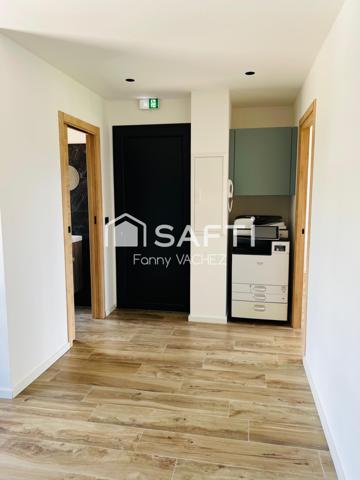 Ensemble de bureaux loués - Montauroux 61m2