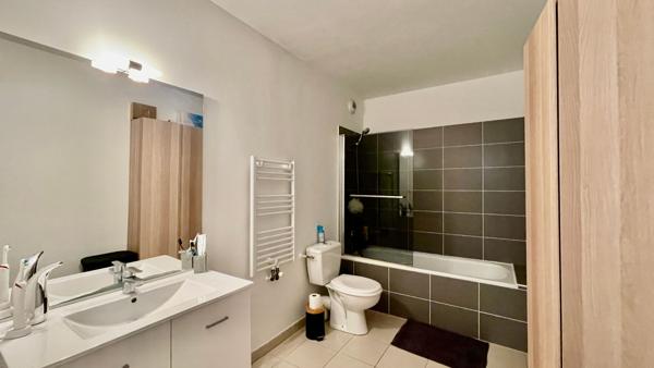 Appartement meublé type 2 situé sur la commune de SIMIANE COLLONGUE (13109)