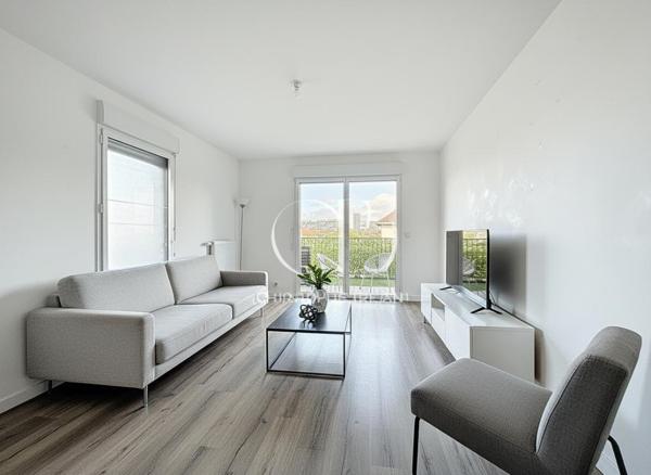 Appartement  3 pièce(s) 64 m2 Balcon