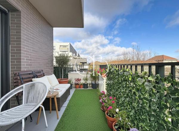 Appartement  3 pièce(s) 64 m2 Balcon