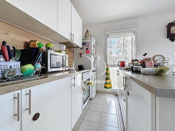 Appartement  3 pièce(s) 64 m2 Balcon