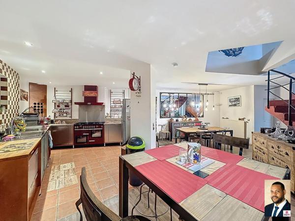 Appartement Vitry Sur Seine 8 pièce(s) 460 m2