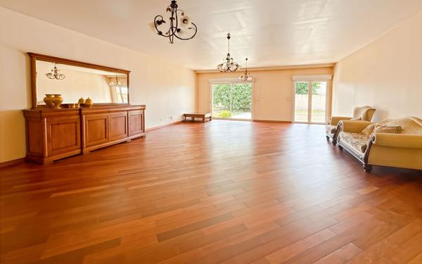 Maison à vendre    6 pièces • 288,72 m2 Toulouse